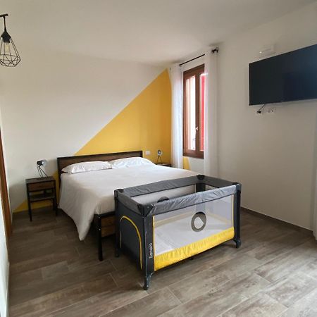 La Volpe Rossa Rooms And Apartments Сан-Феличе-дель-Бенако Экстерьер фото