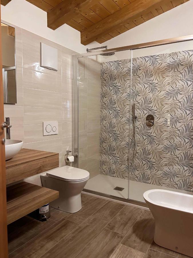 La Volpe Rossa Rooms And Apartments Сан-Феличе-дель-Бенако Экстерьер фото