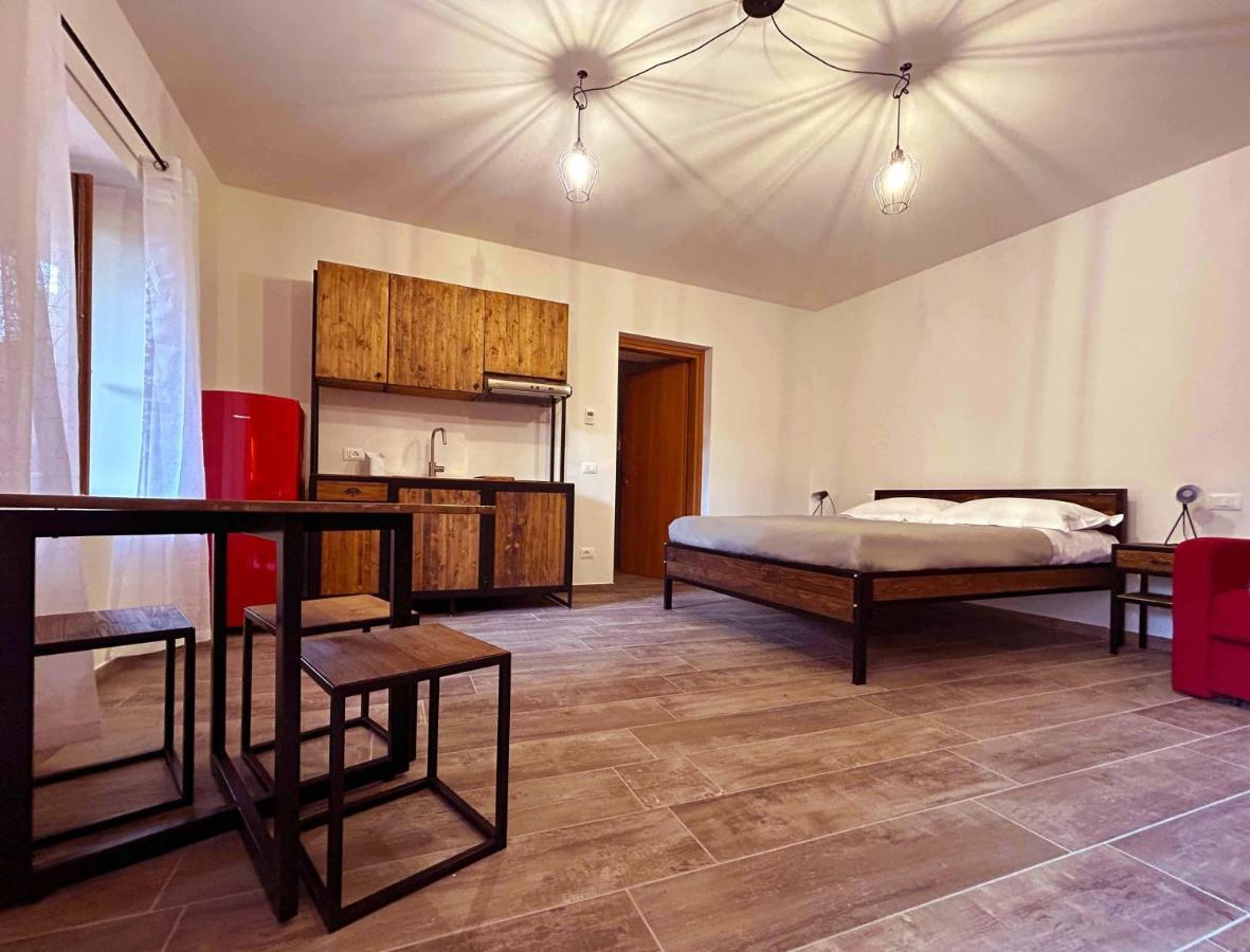 La Volpe Rossa Rooms And Apartments Сан-Феличе-дель-Бенако Экстерьер фото